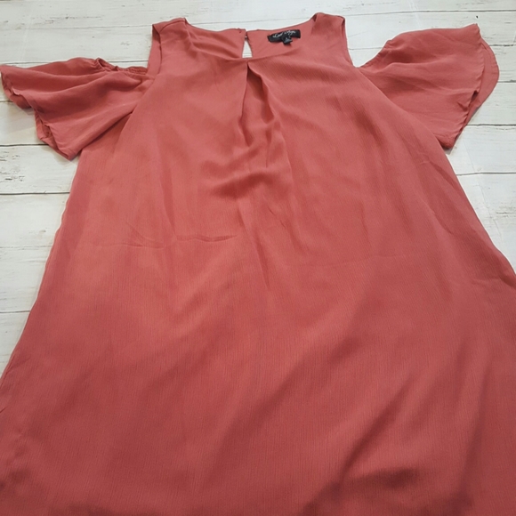 Love Reign dusty rose cold shoulder flutter sleeve trapeze dress size small - Picture 2 of 5